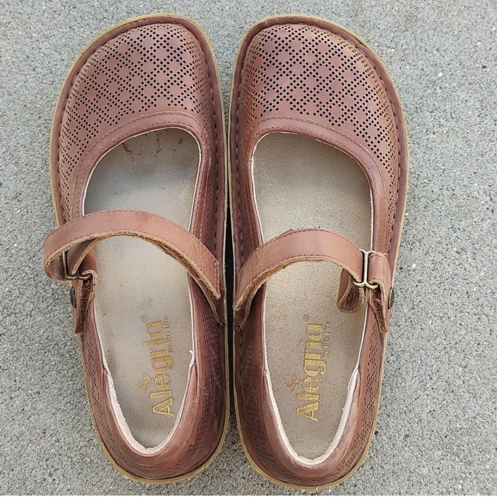 Alegria Belle Tawney brown perforated leather shoes